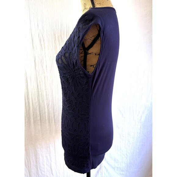 Leo Guy Women's Navy Blue Laser-Cut Cotton Round Neck Cap Sleeve Top Sz 6/8 - Picture 3 of 10